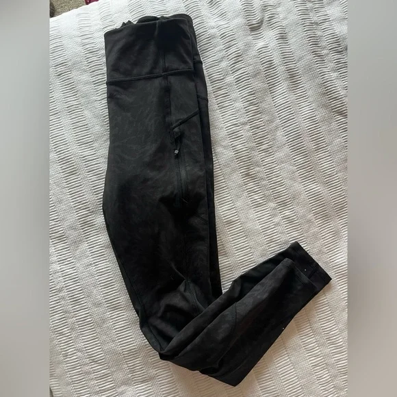 Athleta Rainer Tight - Picture 2 of 2